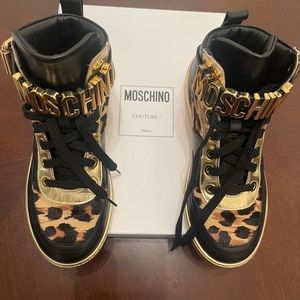 Moschino Women shoes 👟